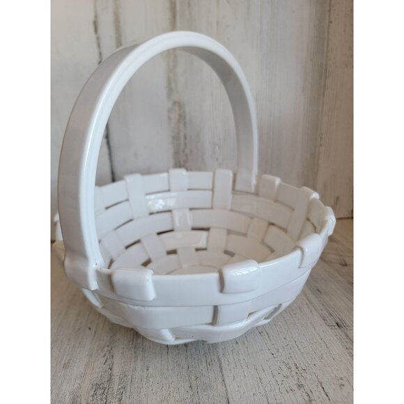 Vintage Italy white basket porcelain home decor xmas figure - Picture 2 of 8